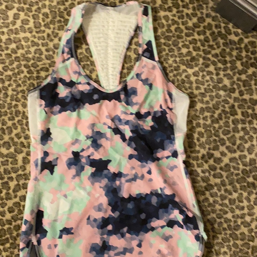 Lululemon tank top